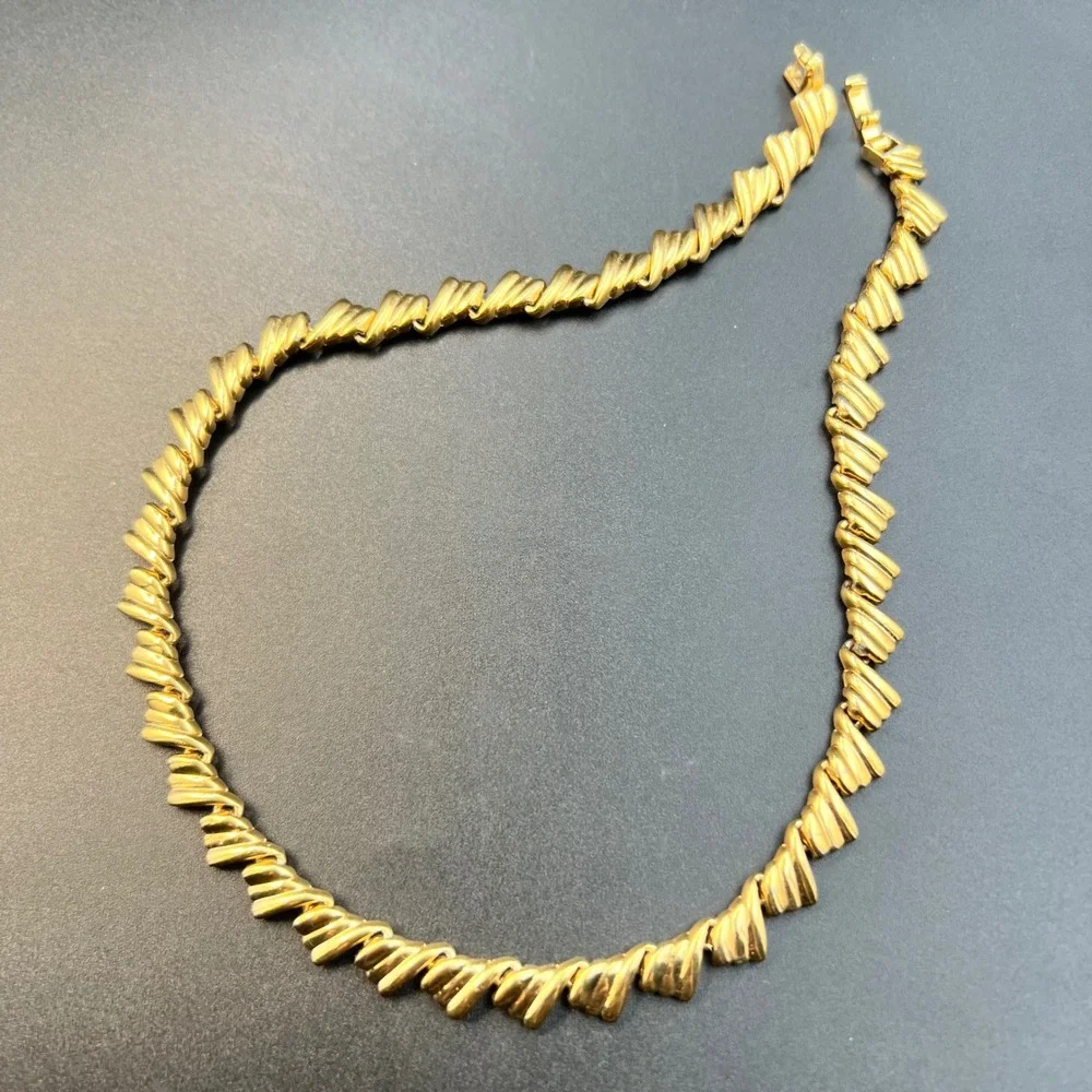 Vintage Gold Tone Ribbed Link Choker Statement‎ Collar Necklace Mob Wife 90s